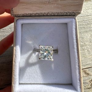 4 ct princess cut moissanite Ring